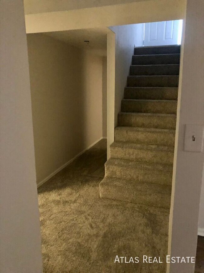 Building Photo - 4030 Kalamath St