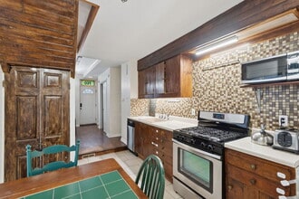 Building Photo - 760 S Sheridan St