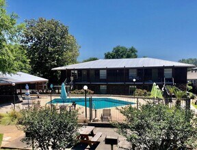 Building Photo - 1550 E 2nd St