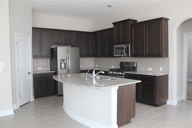 Building Photo - 400 Blue Waterleaf Ln