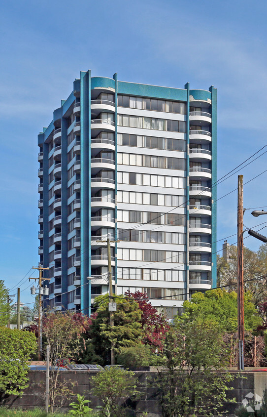 Building Photo - Blue Crest