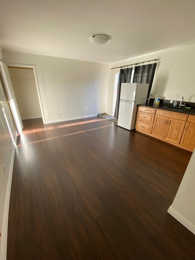 Building Photo - 2010 Pacific Ave