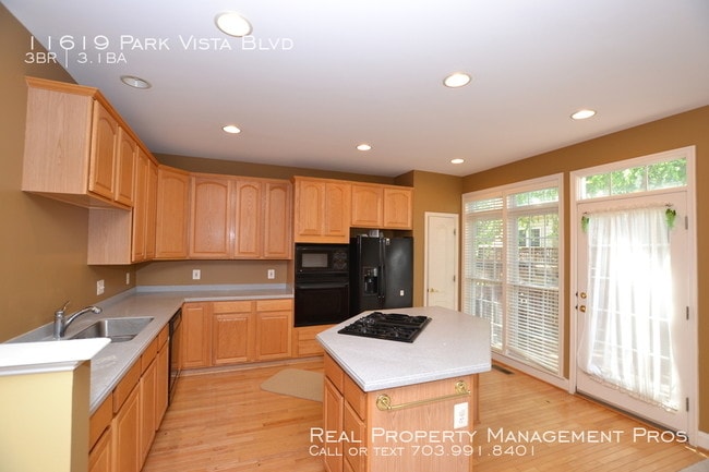 Building Photo - 11619 Park Vista Blvd