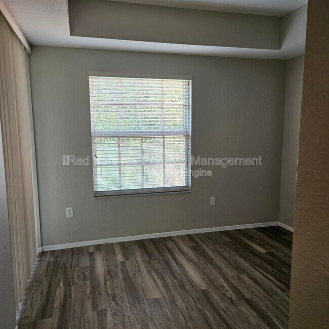 Foto del edificio - 9005 Colby Dr