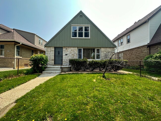 Building Photo - 3152 N 42nd Pl