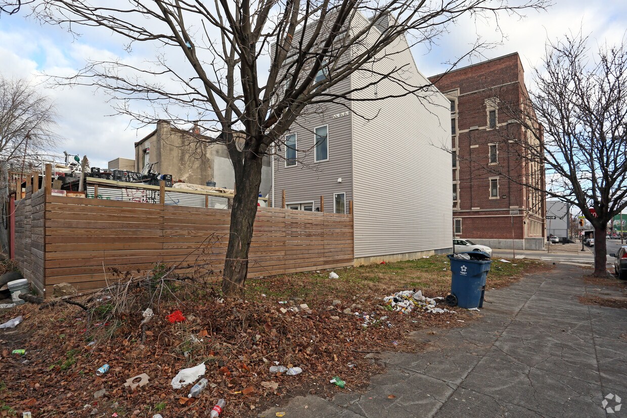 Building Photo - 2088 E Cumberland St