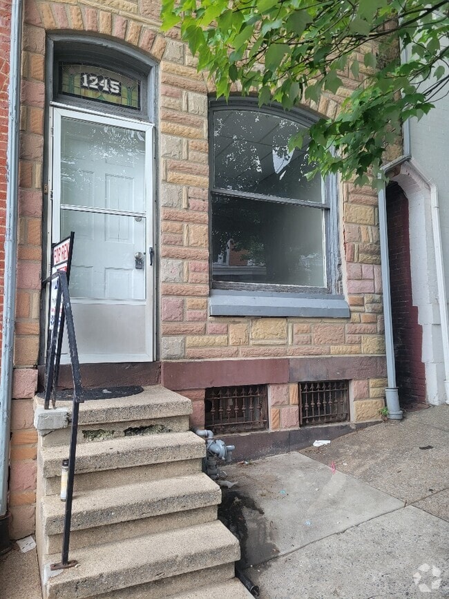 Building Photo - 1245 Buttonwood St