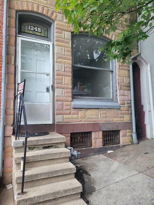 Primary Photo - 1245 Buttonwood St