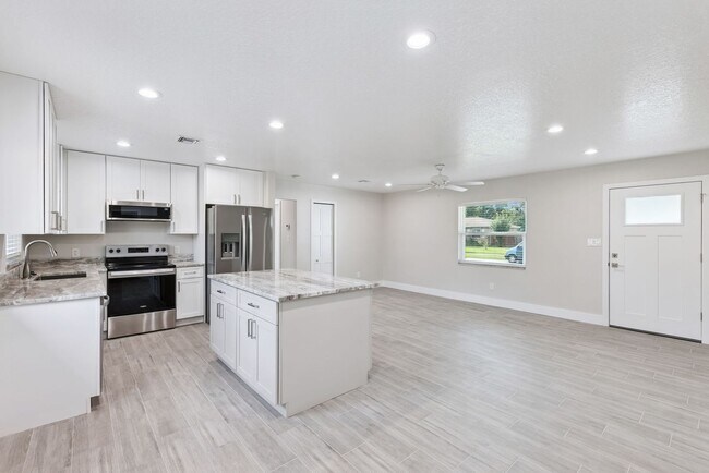 Foto del edificio - Fully Remodeled Winter Park Home