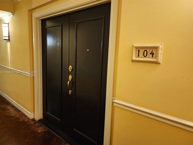 Foto del edificio - 322 Madeira Ave