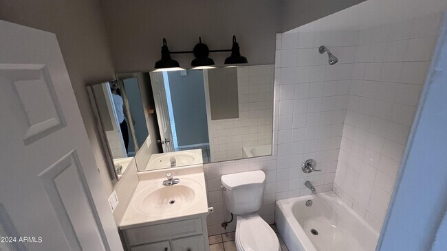 Building Photo - 5728 N 67th Dr