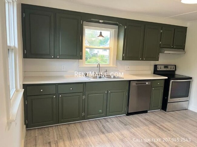 Building Photo - 33 Violette Ave