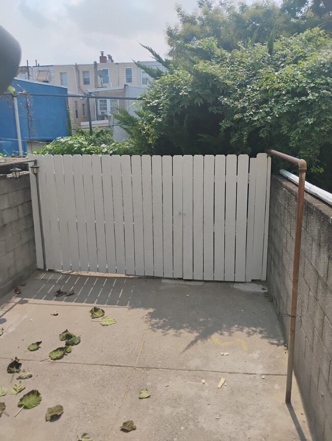 Foto del edificio - 2546 E Dauphin St