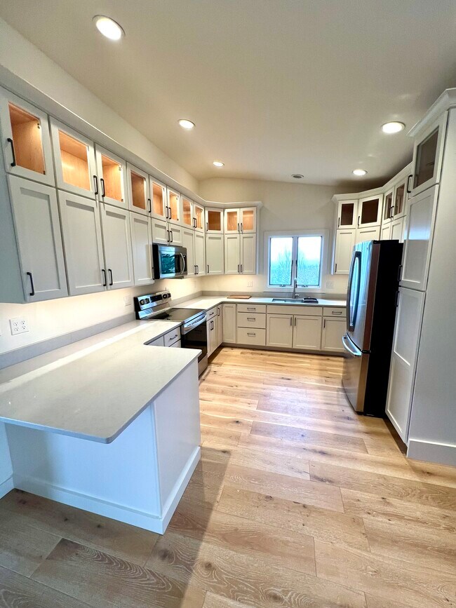 Cocina - 5014 Justin Ln