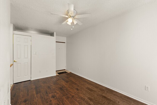 Foto del edificio - 2800 Vail Ave SE
