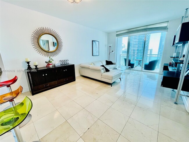Building Photo - 950 Brickell Bay Dr