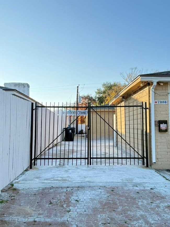 Foto del edificio - 7318 Boone Rd