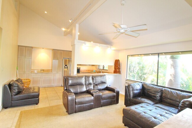 Foto del edificio - Rare Haleakala Gardens Top Floor Corner Unit - Unfurnished 3 Bed 2 Bath