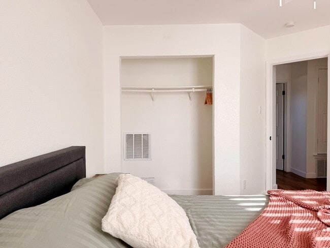 Foto del edificio - 1706 Woodwind Ln