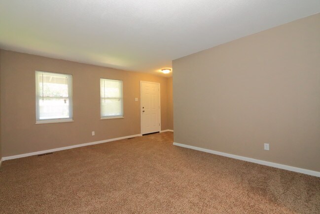 Building Photo - 2240 Spoonwood Ln