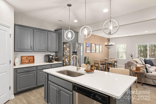 Building Photo - 14041 Whistling Teal Dr