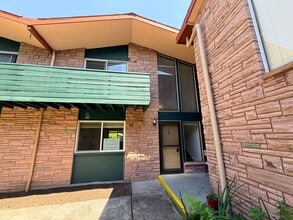 Building Photo - 7640 SE Yamhill St