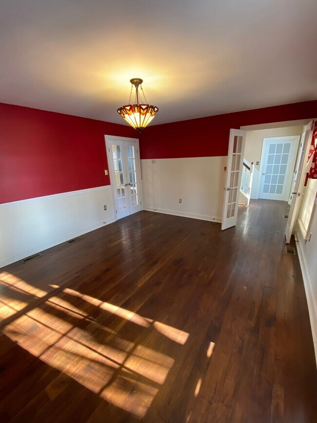 Foto del edificio - Coming Soon- Stunning 3 Bedroom Home with Barn and Over 3 Acres!