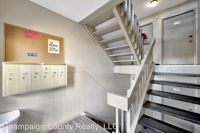 Building Photo - 2 br, 2 bath House - 2109 Melrose Dr. B