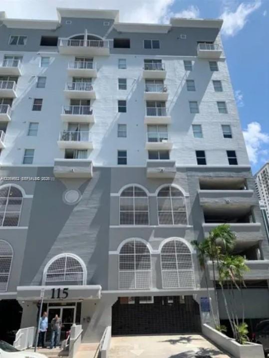 Foto del edificio - 115 SW 11th St
