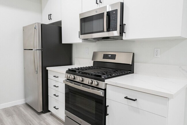 Interior Photo - 2820 Sawtelle Blvd