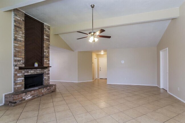 Building Photo - 16738 Quail Run Dr