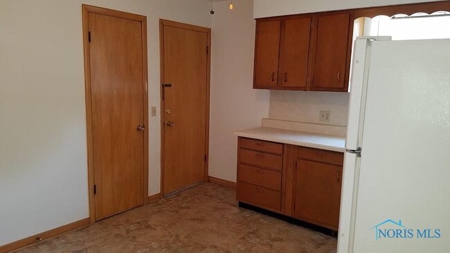 Building Photo - 3501 Beverly Dr