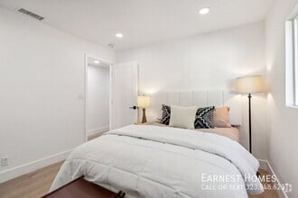 Building Photo - 4656 Greenbush Ave