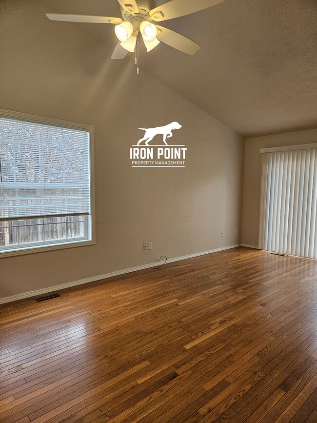 Foto del edificio - Candlestick Park Sub-3bed/2bath w/2 car ga...