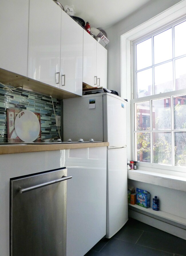 Foto del edificio - 181 W 4th St