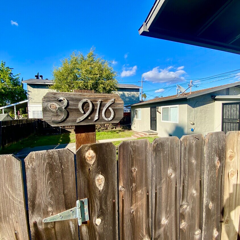 Primary Photo - 3916 Thorn St