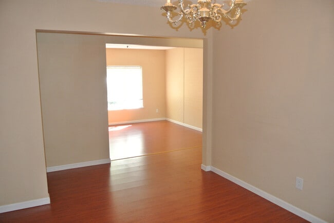 Foto del edificio - Beautiful 3 Bedroom / 2 Bathroom Pittsburg...