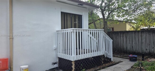 Building Photo - 2619 Arthur St