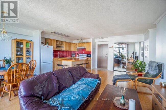 Photo du bâtiment - 135-1135 Marlee Ave