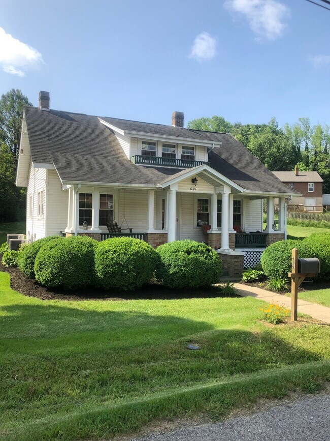 MARAVILLOSA CASA EN CAMBRIA - 645 Ellett Rd NE