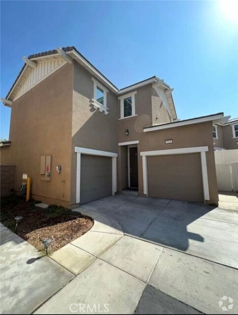 Building Photo - 5926 Sendero Ave