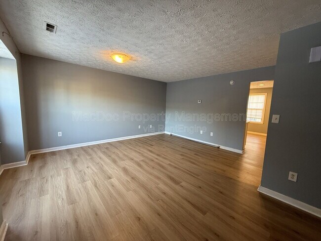 Building Photo - 10500 Boxmeer Ct