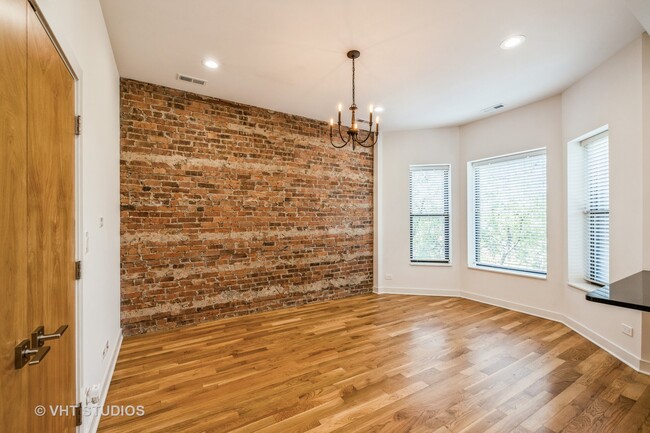 Building Photo - 4913 S Calumet Ave
