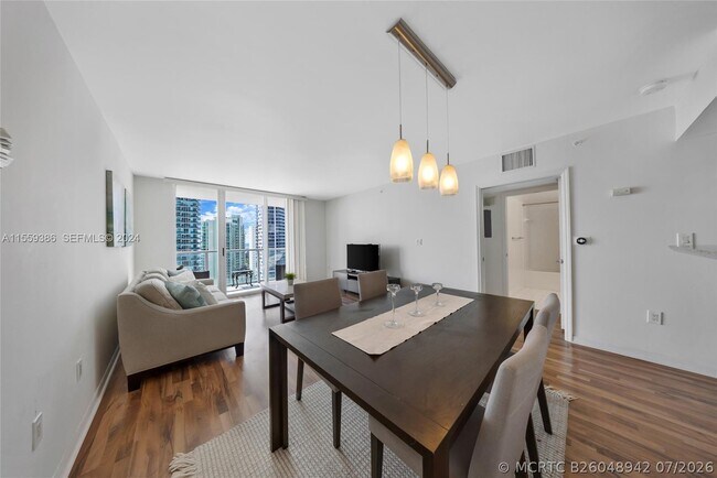 Building Photo - 1155 Brickell Bay Dr
