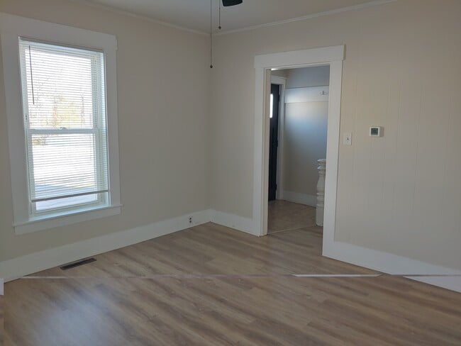 Building Photo - 20 Allen St