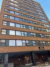 Building Photo - 6118 N Sheridan Rd