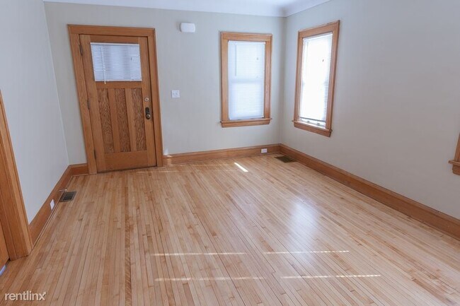 Building Photo - 2 br, 1 bath House - 3401 Irving Avenue N