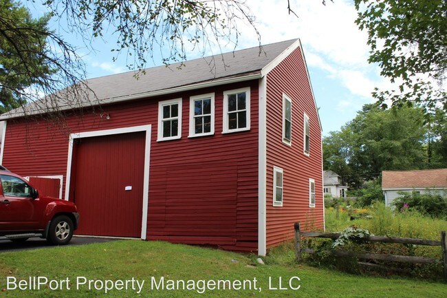 Building Photo - 3 br, 1.5 bath House - 235 Middle Rd
