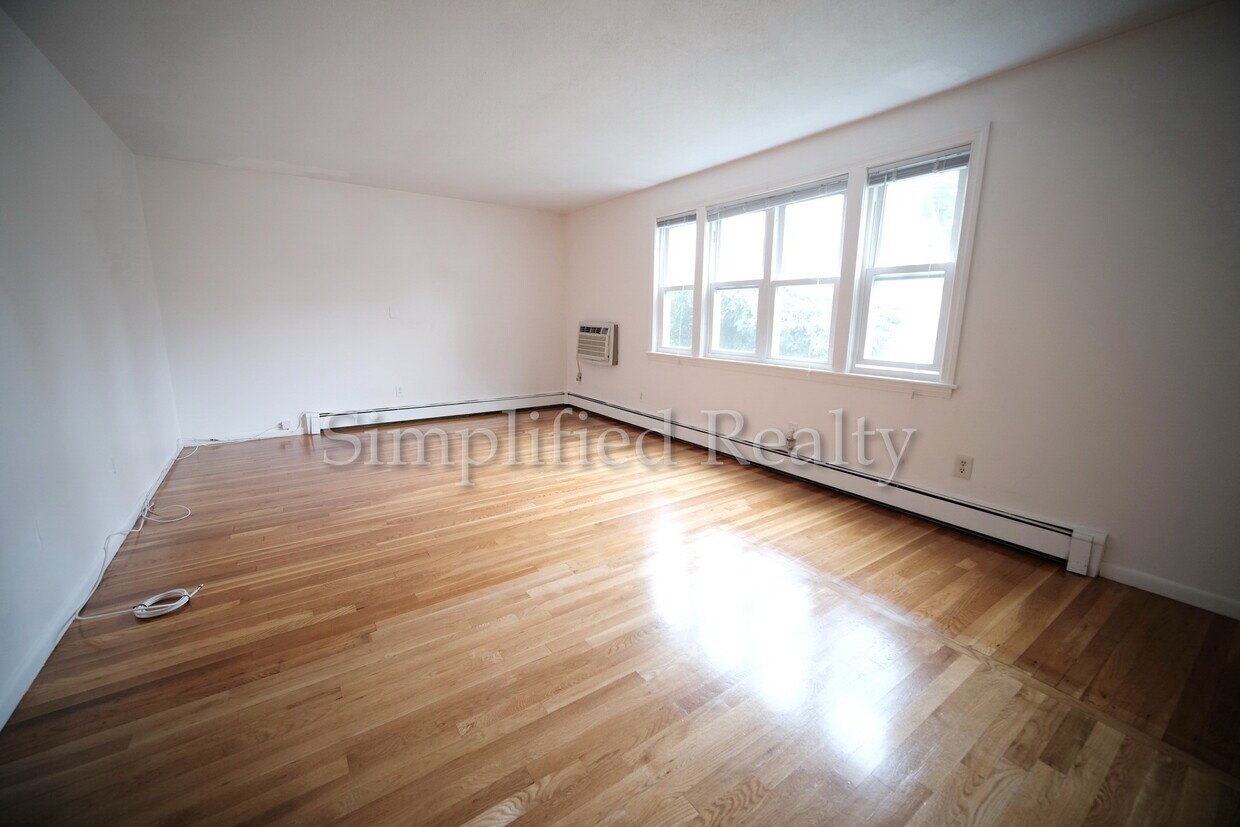 10 A St Unit 1, Belmont, MA 02478 Condo for Rent in Belmont, MA