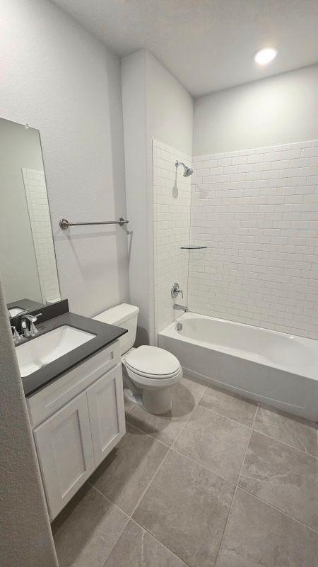 Building Photo - 920 Santa Lucia Dr